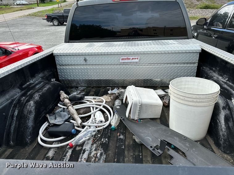 image for item DP3133 2000 Chevrolet Silverado 1500  Ext. Cab pickup truck