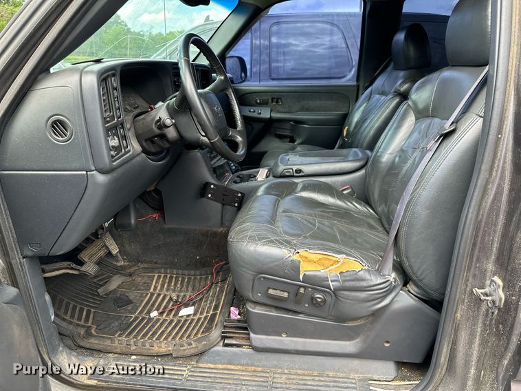 image for item DP3133 2000 Chevrolet Silverado 1500  Ext. Cab pickup truck