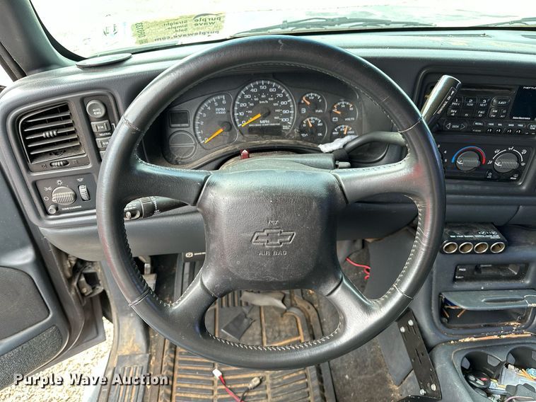 image for item DP3133 2000 Chevrolet Silverado 1500  Ext. Cab pickup truck