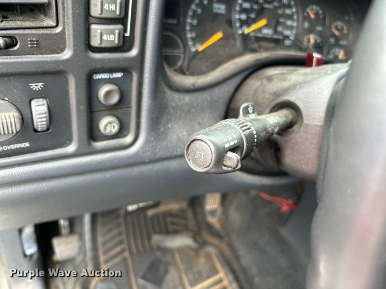 image for item DP3133 2000 Chevrolet Silverado 1500  Ext. Cab pickup truck