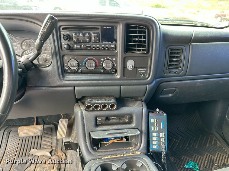 image for item DP3133 2000 Chevrolet Silverado 1500  Ext. Cab pickup truck