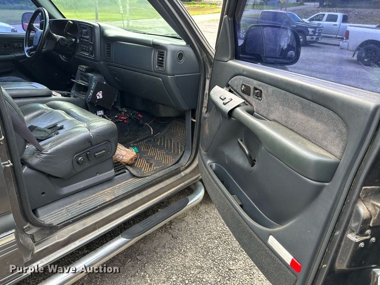 image for item DP3133 2000 Chevrolet Silverado 1500  Ext. Cab pickup truck