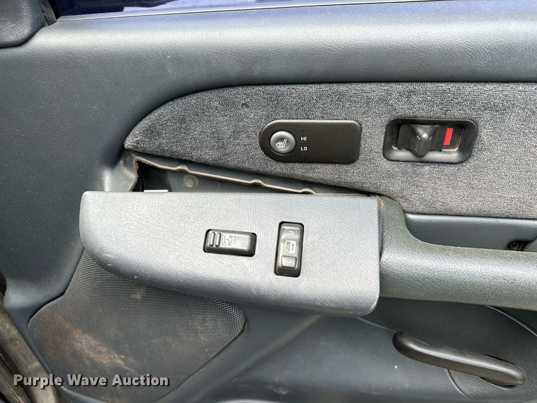 image for item DP3133 2000 Chevrolet Silverado 1500  Ext. Cab pickup truck