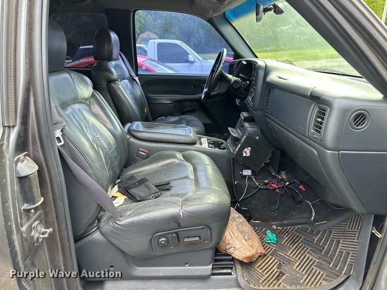 image for item DP3133 2000 Chevrolet Silverado 1500  Ext. Cab pickup truck