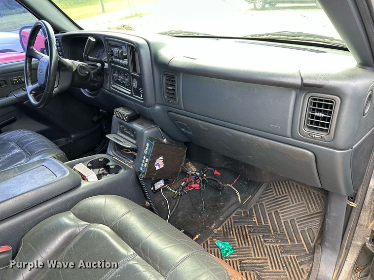 image for item DP3133 2000 Chevrolet Silverado 1500  Ext. Cab pickup truck