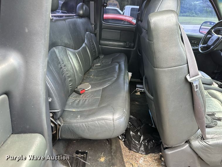 image for item DP3133 2000 Chevrolet Silverado 1500  Ext. Cab pickup truck