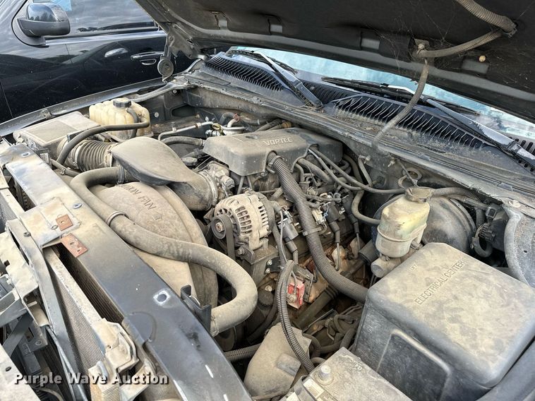 image for item DP3133 2000 Chevrolet Silverado 1500  Ext. Cab pickup truck