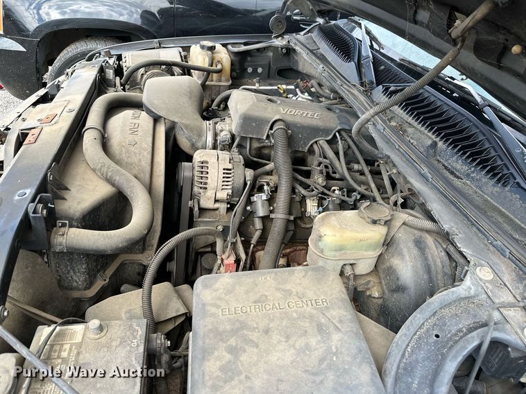 image for item DP3133 2000 Chevrolet Silverado 1500  Ext. Cab pickup truck