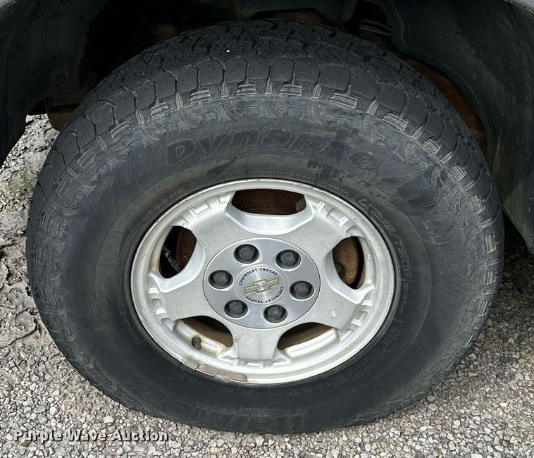 image for item DP3133 2000 Chevrolet Silverado 1500  Ext. Cab pickup truck