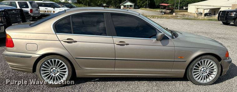 image for item DP3136 2001 BMW 330i