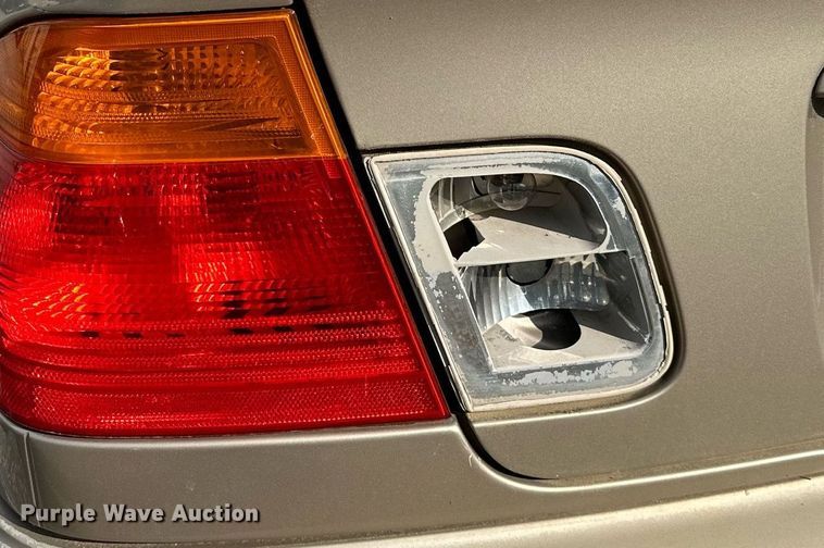 image for item DP3136 2001 BMW 330i