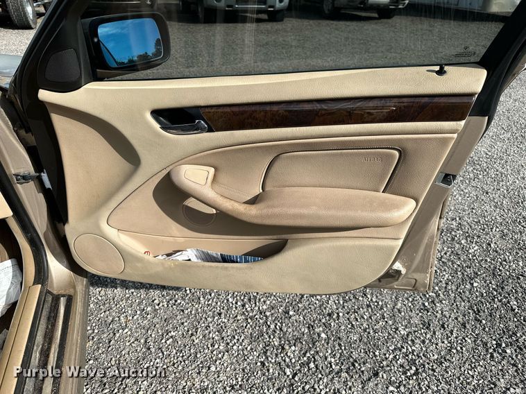 image for item DP3136 2001 BMW 330i