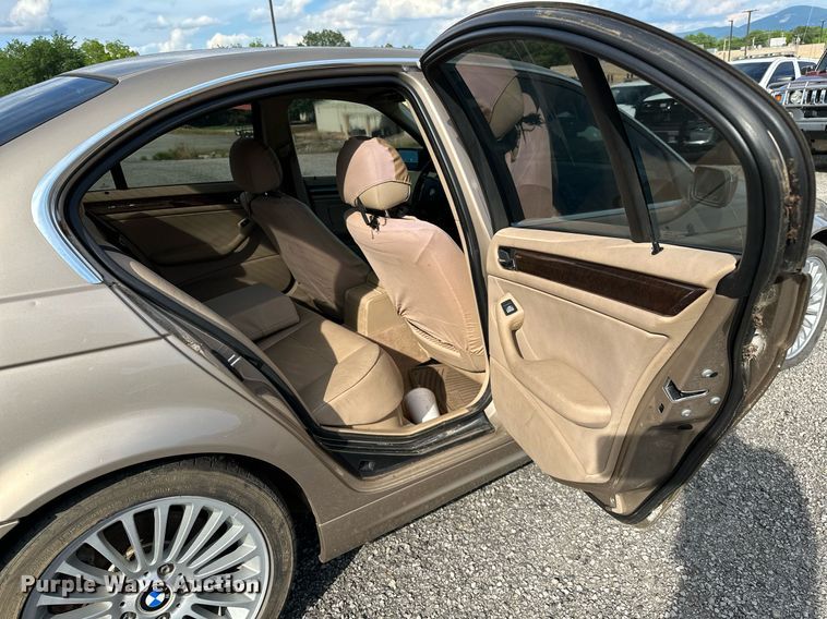 image for item DP3136 2001 BMW 330i