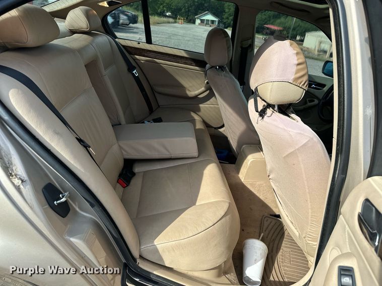 image for item DP3136 2001 BMW 330i