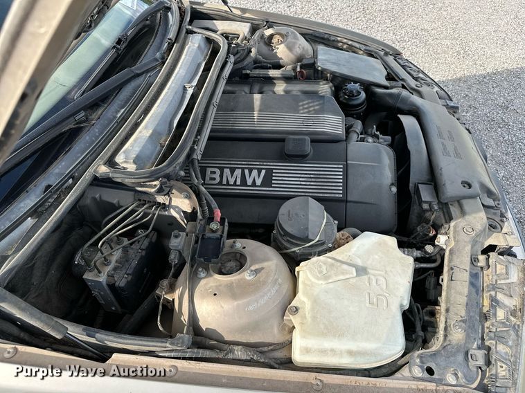 image for item DP3136 2001 BMW 330i