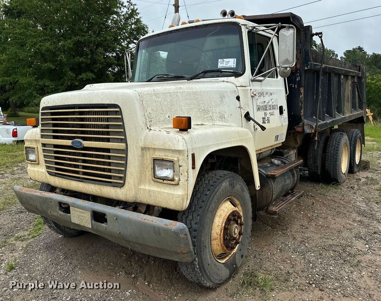 image for item DP3142 1997 Ford LT9000  dump truck