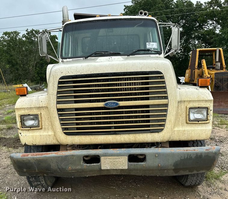 image for item DP3142 1997 Ford LT9000  dump truck