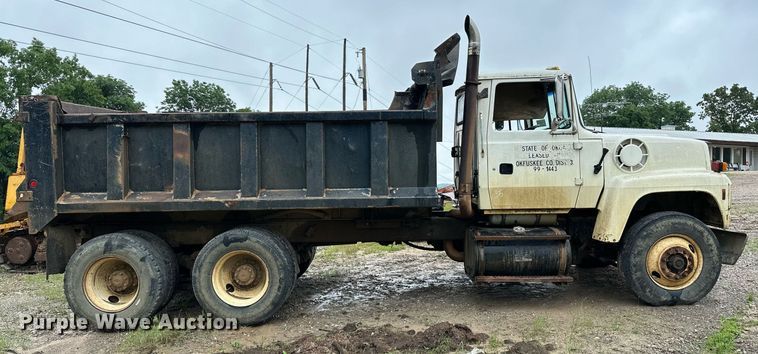image for item DP3142 1997 Ford LT9000  dump truck