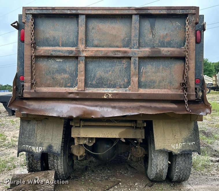 image for item DP3142 1997 Ford LT9000  dump truck