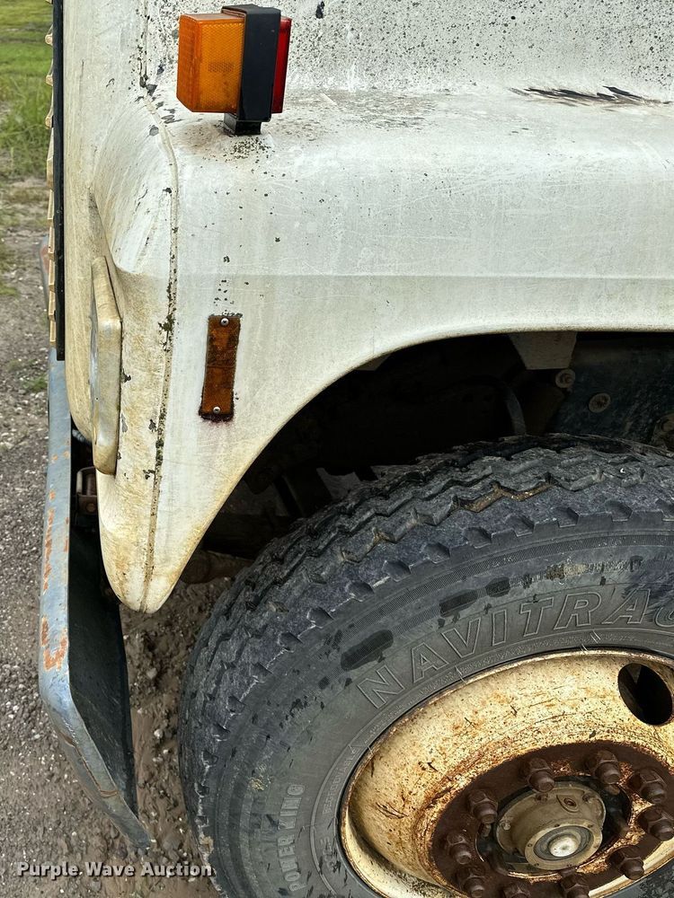 image for item DP3142 1997 Ford LT9000  dump truck