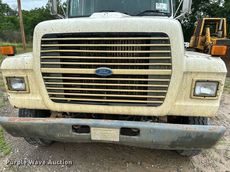 image for item DP3142 1997 Ford LT9000  dump truck