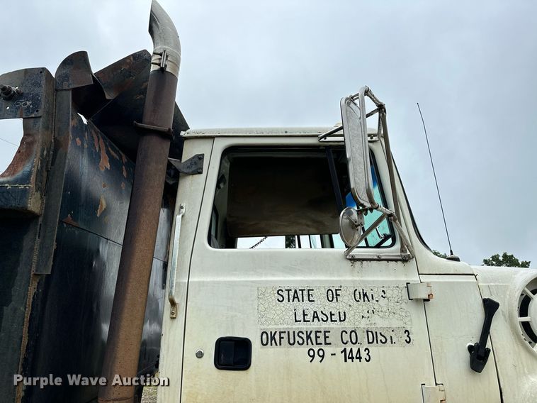 image for item DP3142 1997 Ford LT9000  dump truck