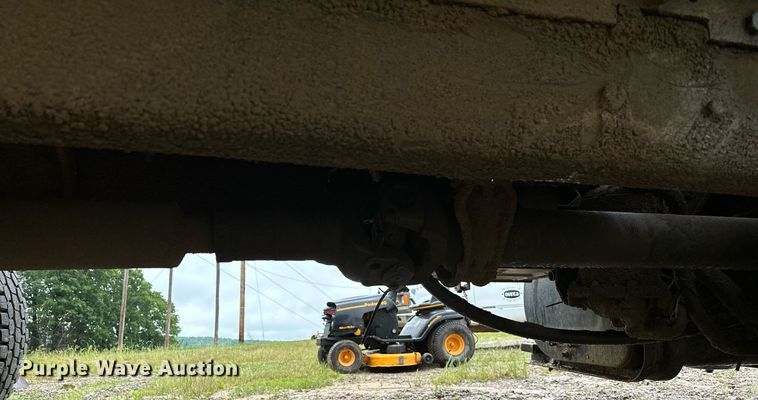 image for item DP3142 1997 Ford LT9000  dump truck