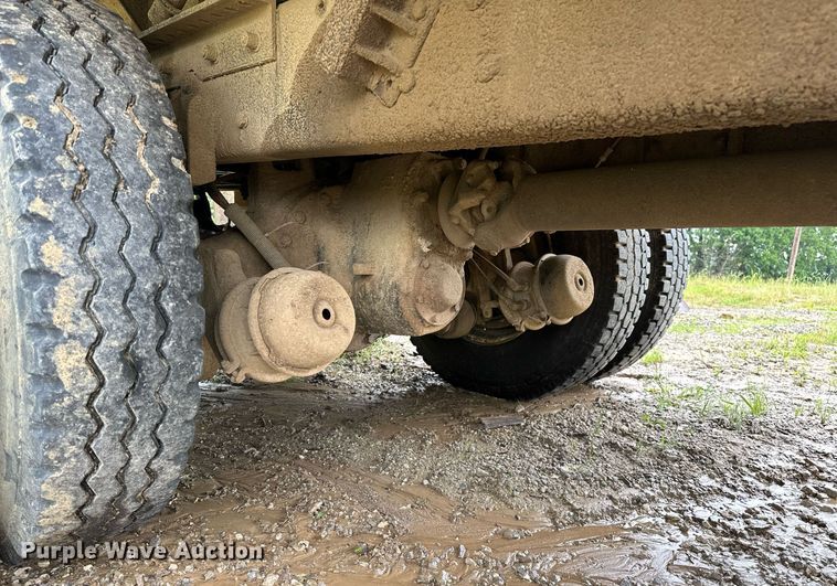 image for item DP3142 1997 Ford LT9000  dump truck