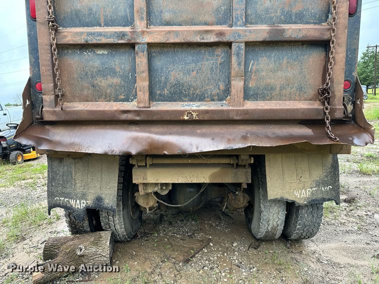 image for item DP3142 1997 Ford LT9000  dump truck
