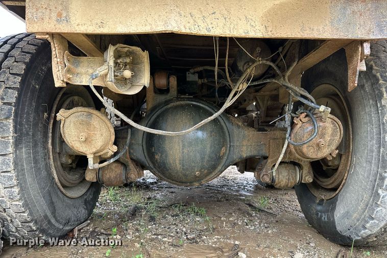 image for item DP3142 1997 Ford LT9000  dump truck