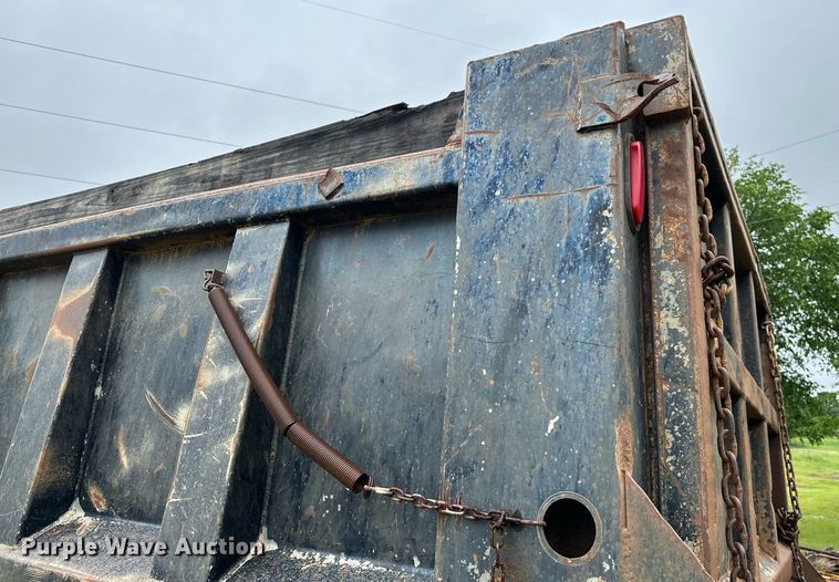 image for item DP3142 1997 Ford LT9000  dump truck