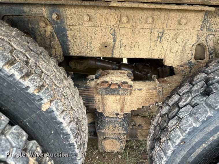 image for item DP3142 1997 Ford LT9000  dump truck