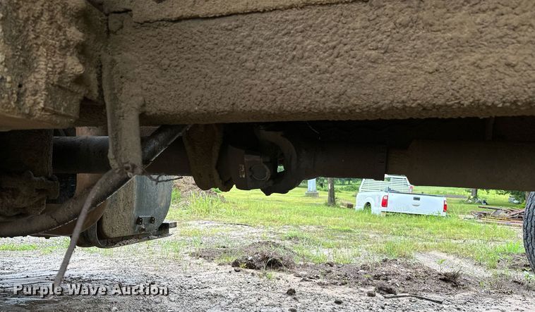 image for item DP3142 1997 Ford LT9000  dump truck