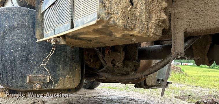 image for item DP3142 1997 Ford LT9000  dump truck