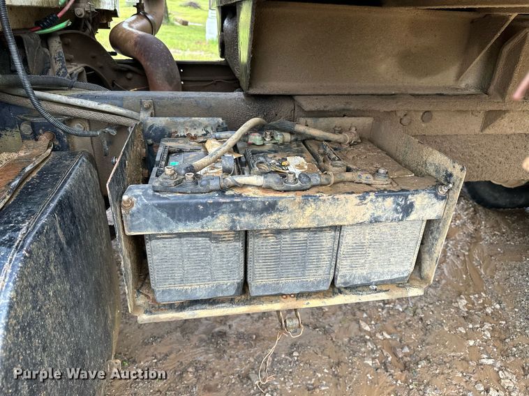 image for item DP3142 1997 Ford LT9000  dump truck