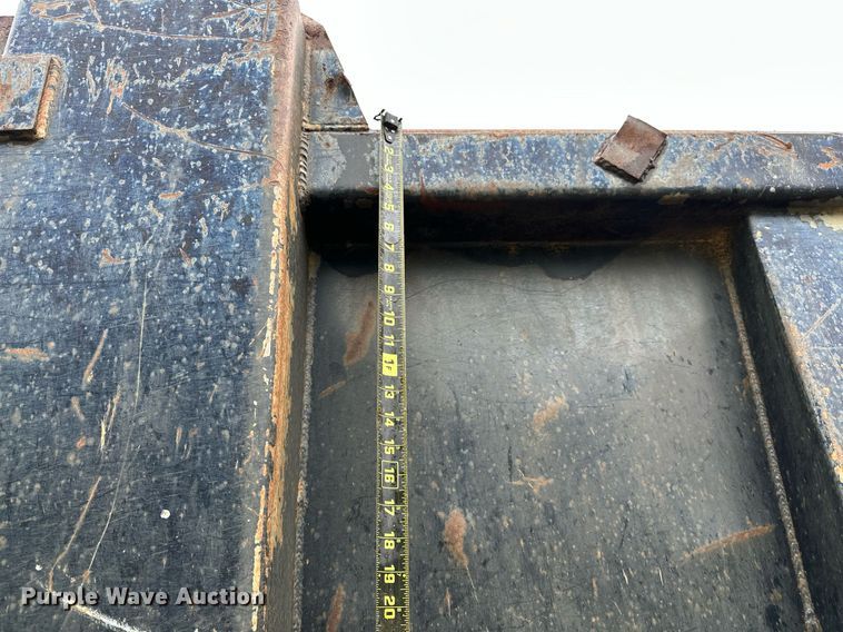 image for item DP3142 1997 Ford LT9000  dump truck