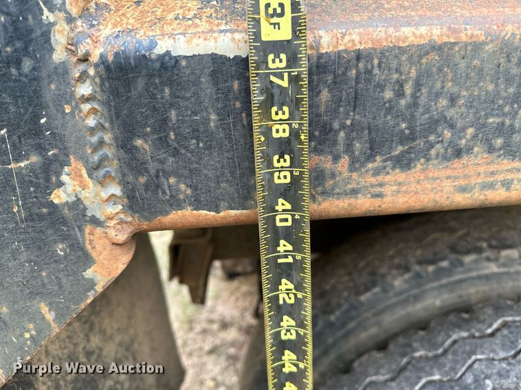 image for item DP3142 1997 Ford LT9000  dump truck