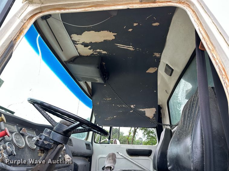 image for item DP3142 1997 Ford LT9000  dump truck