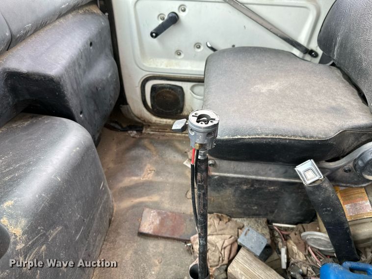 image for item DP3142 1997 Ford LT9000  dump truck