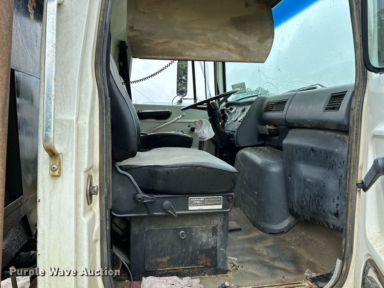 image for item DP3142 1997 Ford LT9000  dump truck