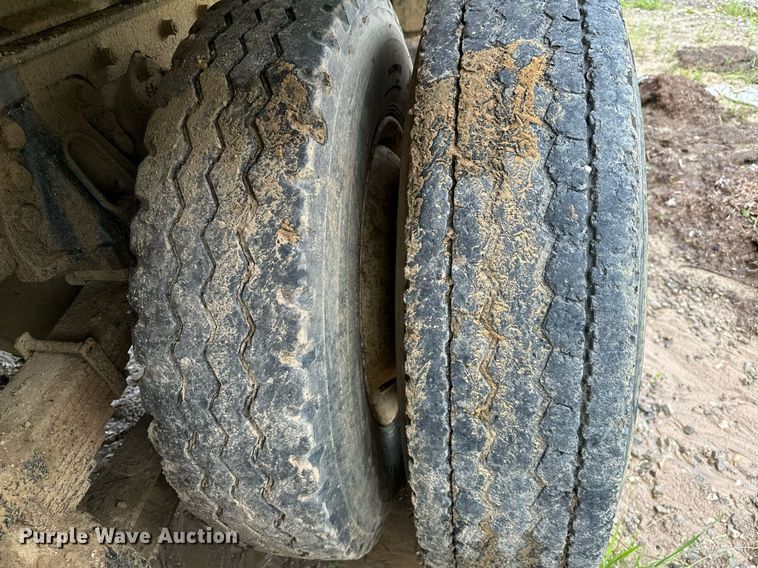 image for item DP3142 1997 Ford LT9000  dump truck