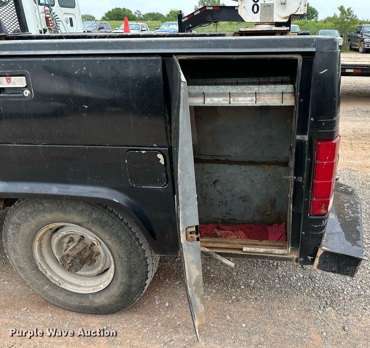 image for item DP3162 1997 Ford F350  utility bed pickup truck