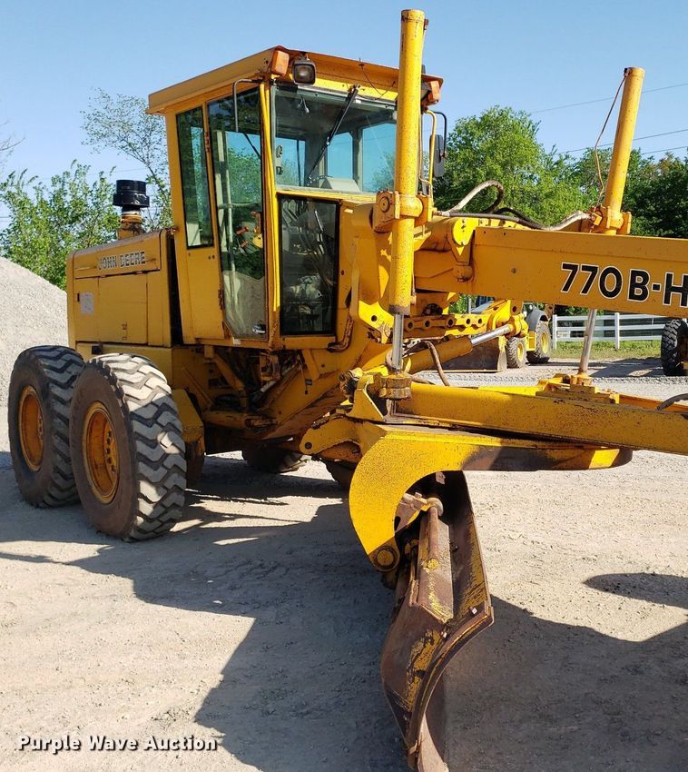 image for item DP7854 1990 John Deere 770B-H  motor grader
