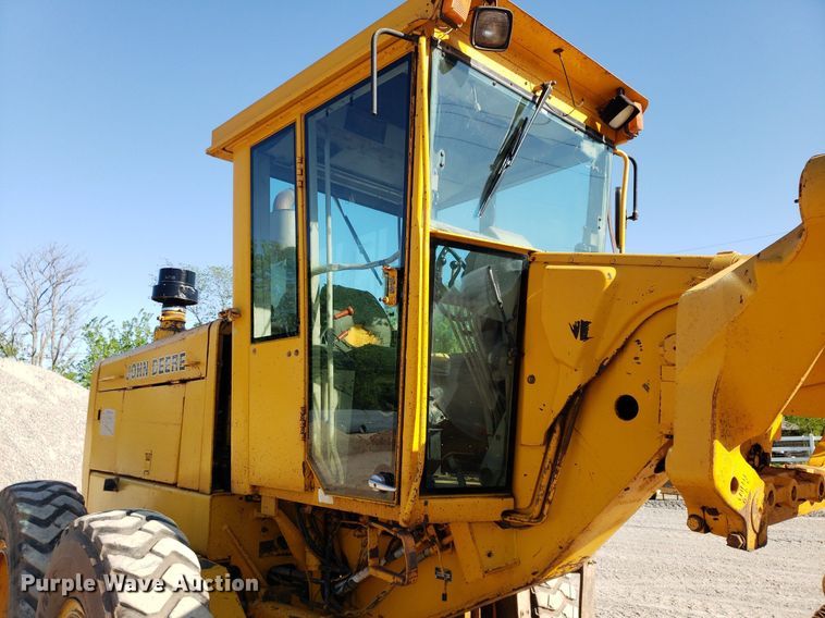 image for item DP7854 1990 John Deere 770B-H  motor grader