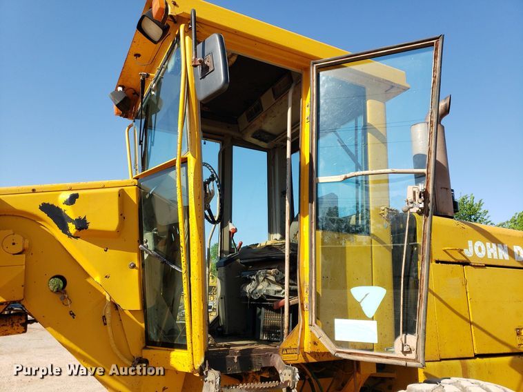 image for item DP7854 1990 John Deere 770B-H  motor grader