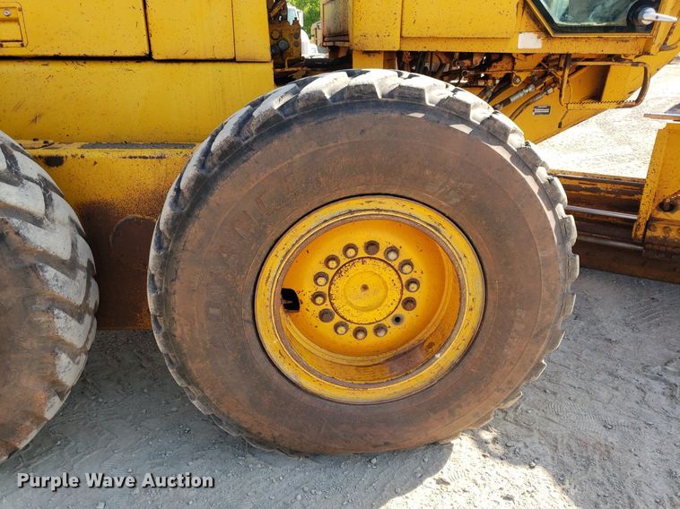 image for item DP7854 1990 John Deere 770B-H  motor grader