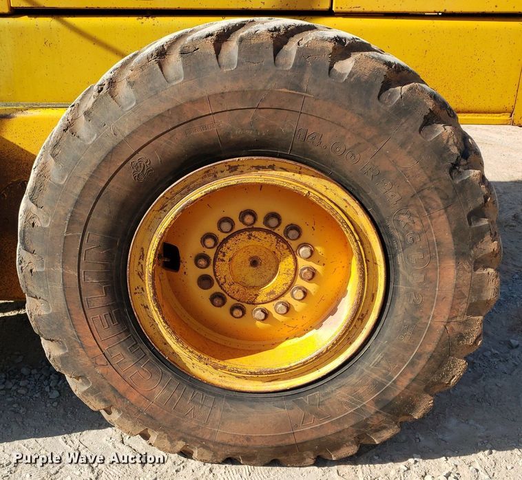 image for item DP7854 1990 John Deere 770B-H  motor grader