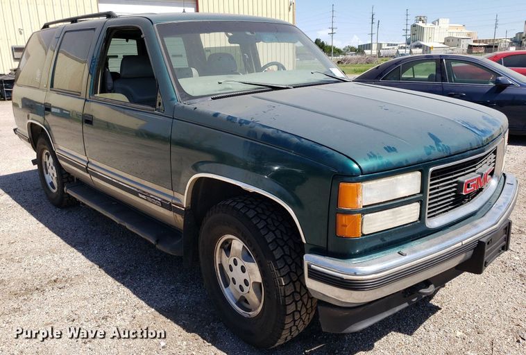 image for item DP7900 1999 GMC Yukon  SUV