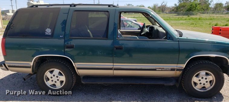 image for item DP7900 1999 GMC Yukon  SUV