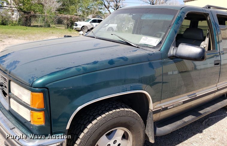 image for item DP7900 1999 GMC Yukon  SUV